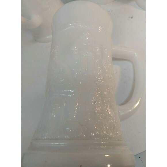 Federal, Milk Glass, Beer Steins Set of 4, Vintage, Raised Motif Pub Scene 60s - Picture 3 of 10